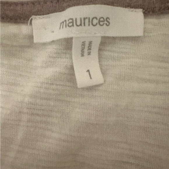 🔴$1SALE$ Maurice’s Tee shirt bundle - Picture 4 of 4